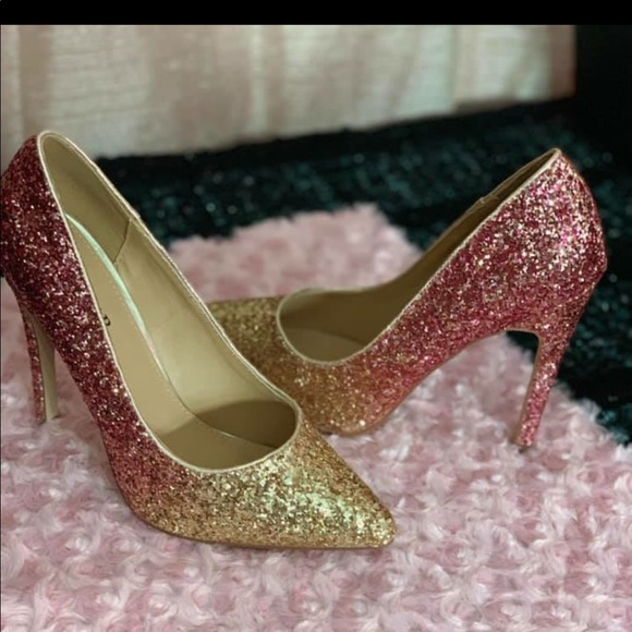 Woman’s heels - Picture 2 of 2